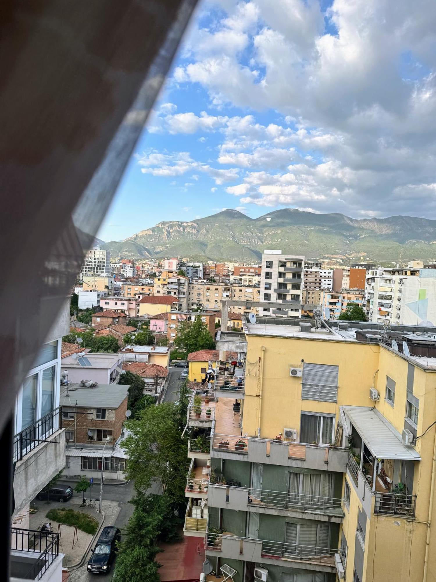 Hana's - Selvia Tirana